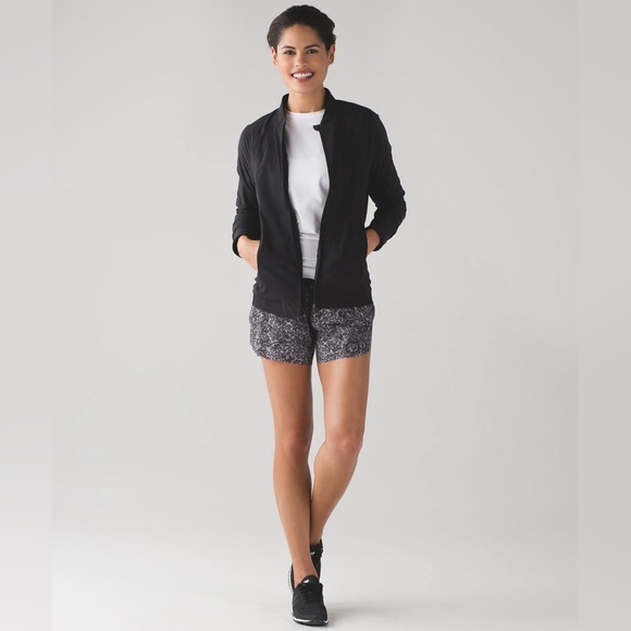 Lululemon Hit It Short 3.5” Lightweight Lace Activewear Running Yoga Fitness Gym - Picture 4 of 12